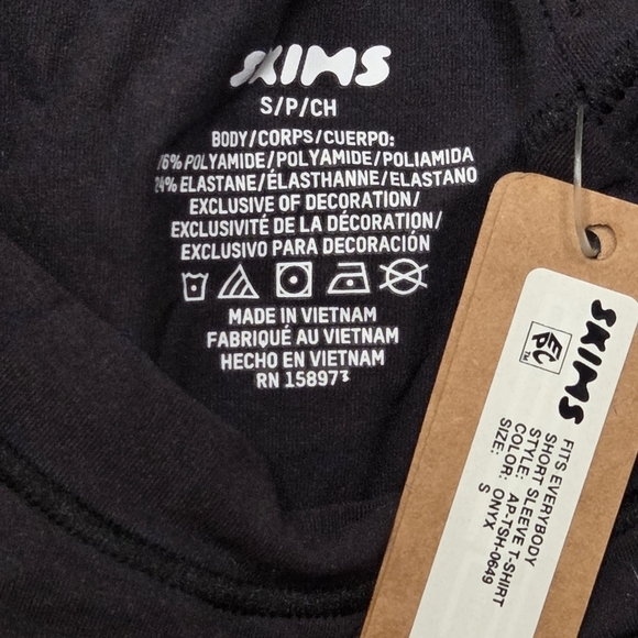 Skims Fits Everybody T Shirt Top Onyx Black Tshirt Size Small NWT - Picture 6 of 6